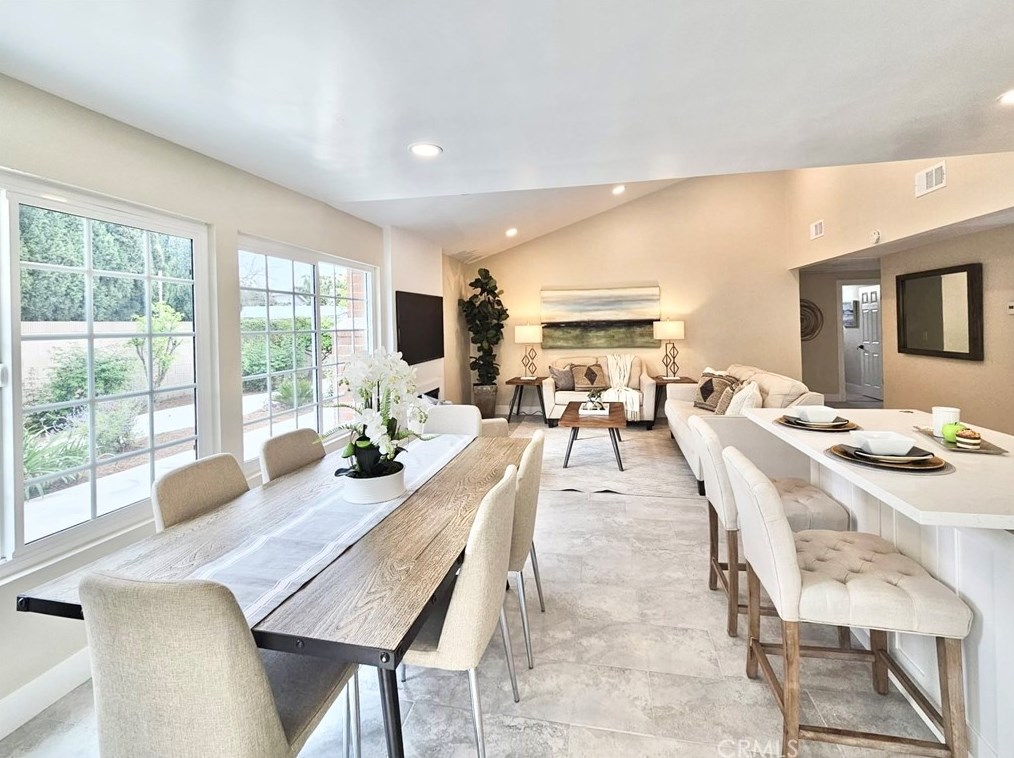 910 Alton Ave, Santa Ana CA  92707-3960 exterior