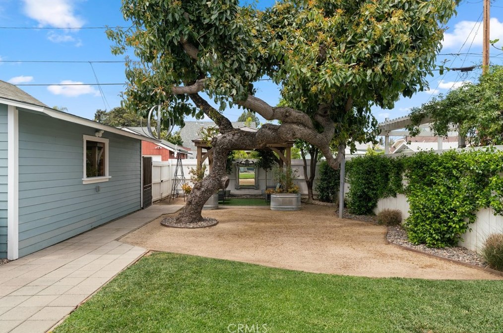 374 Shaffer St, Orange CA 92866-1116 exterior