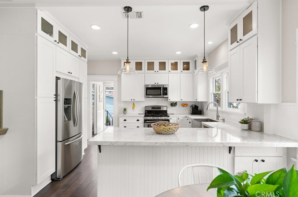 374 Shaffer St, Orange CA 92866-1116 exterior