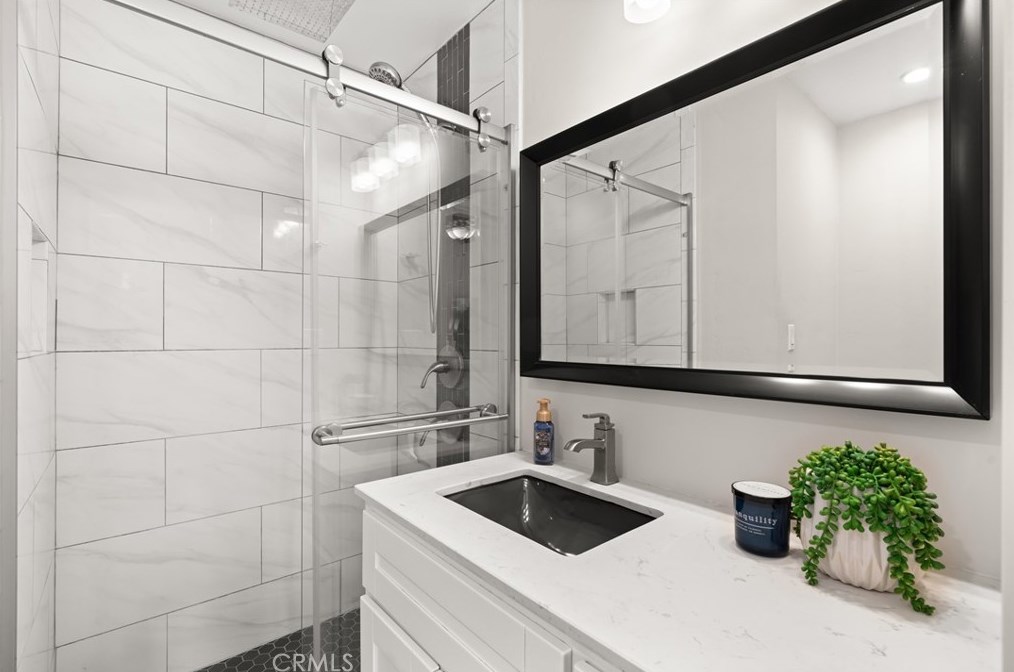 374 Shaffer St, Orange CA 92866-1116 exterior