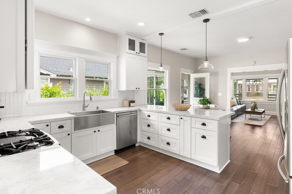 374 Shaffer St, Orange CA 92866-1116 exterior