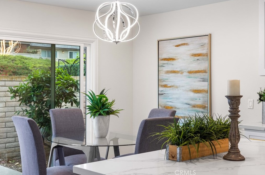 6 Hawthorn, Irvine CA  92612-2331 exterior