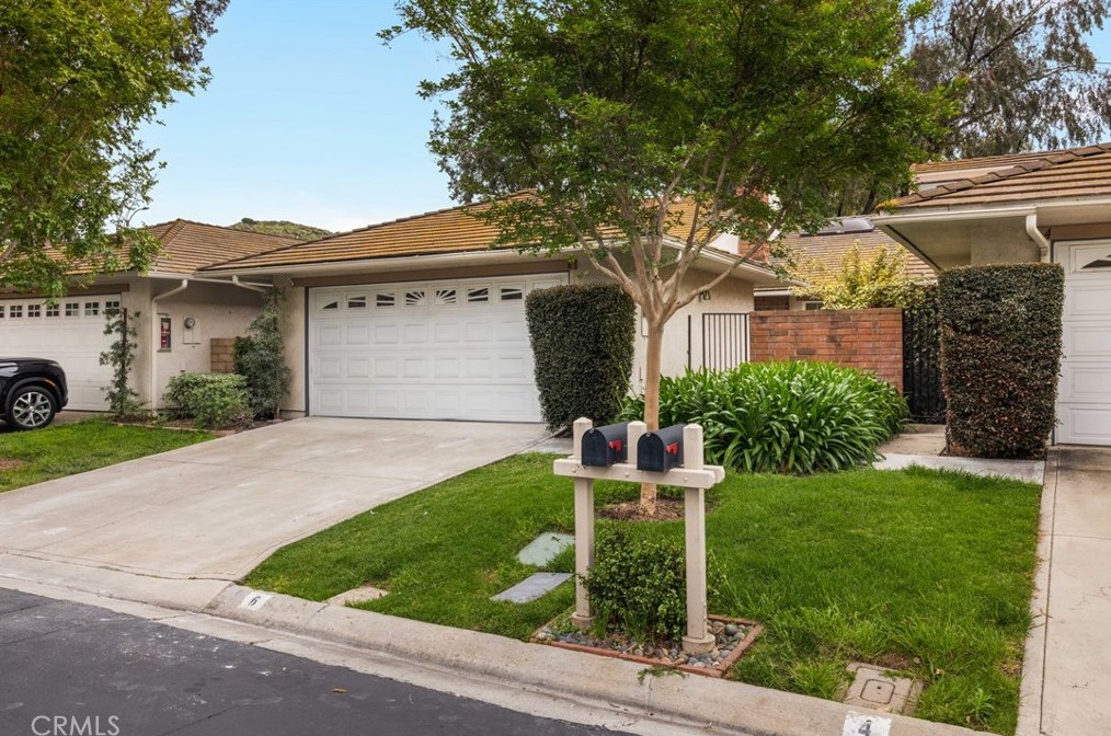 6 Hawthorn, Irvine CA  92612-2331 exterior