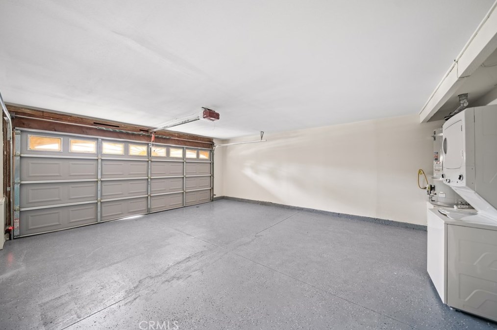 6 Hawthorn, Irvine CA  92612-2331 exterior