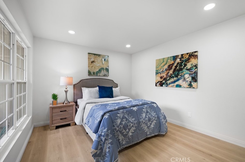 6 Hawthorn, Irvine CA  92612-2331 exterior