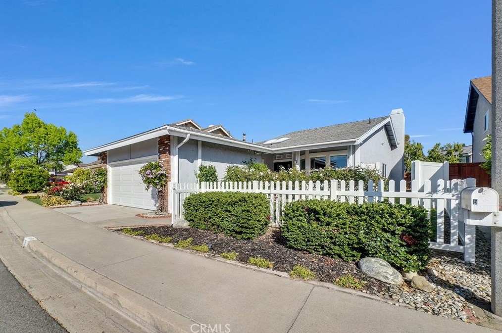 5 Williams, Irvine CA  92620-3381 exterior