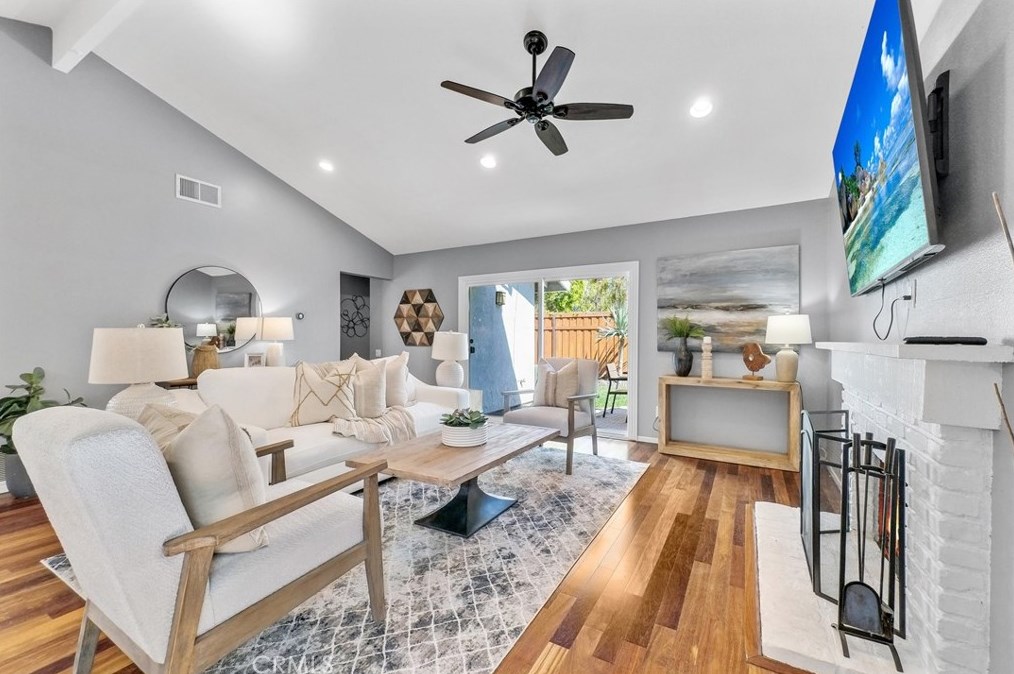 5 Williams, Irvine CA  92620-3381 exterior