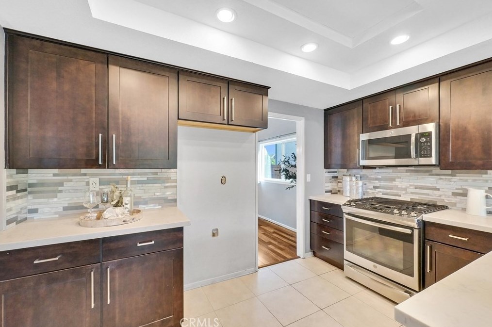5 Williams, Irvine CA  92620-3381 exterior