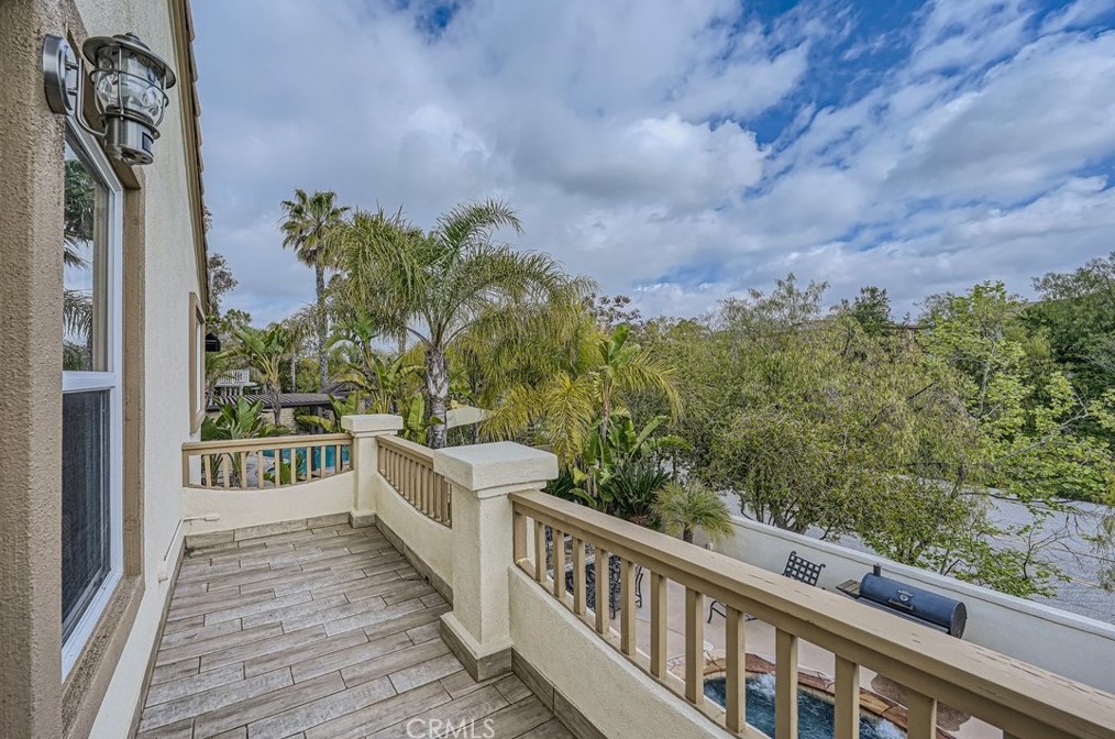 26827 Wyatt Ln, Santa Clarita CA  91381-1001 exterior