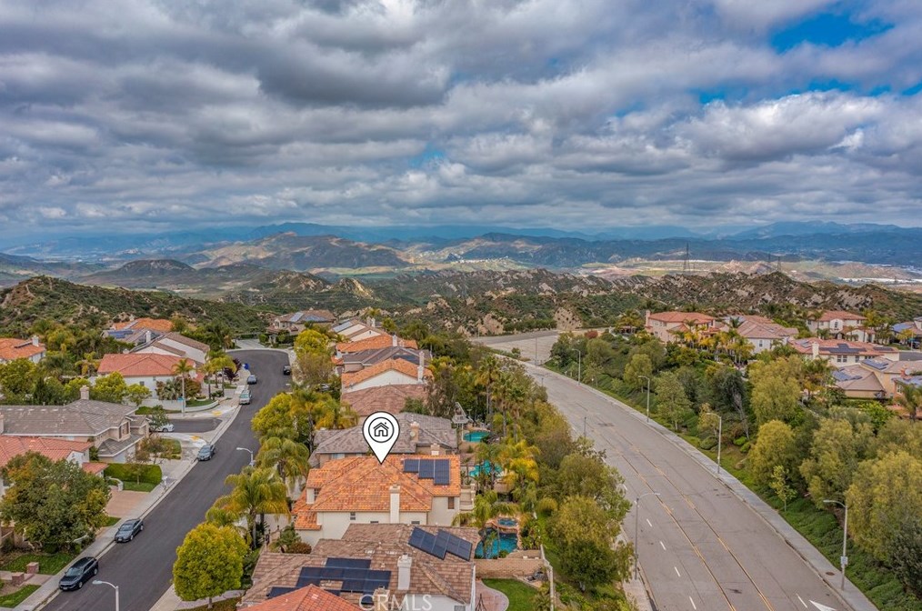 26827 Wyatt Ln, Santa Clarita CA  91381-1001 exterior