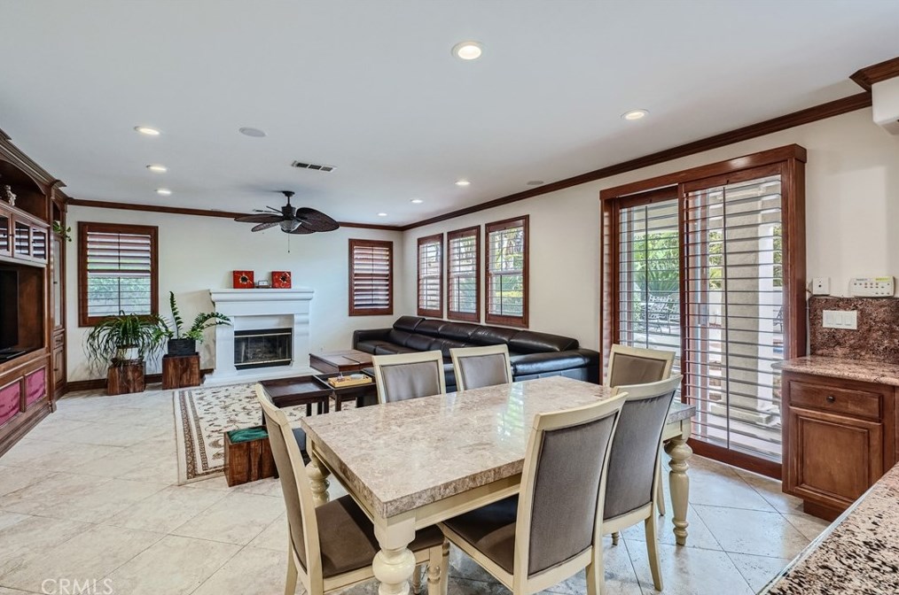 26827 Wyatt Ln, Santa Clarita CA  91381-1001 exterior