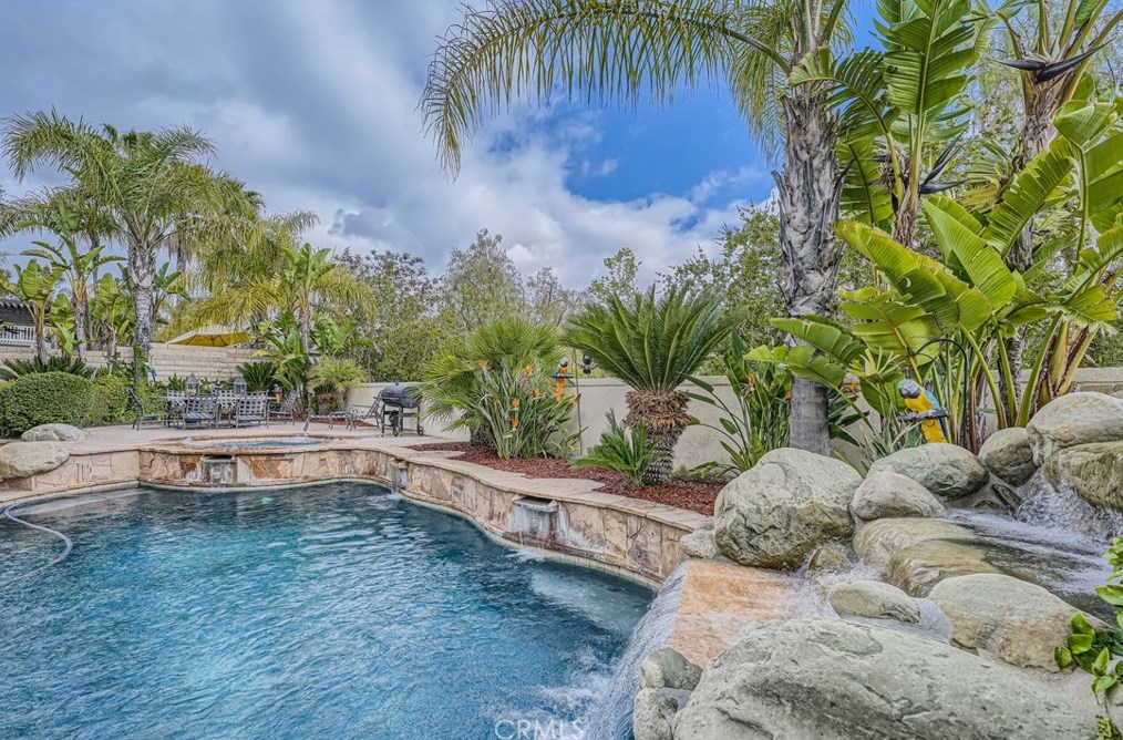 26827 Wyatt Ln, Santa Clarita CA  91381-1001 exterior