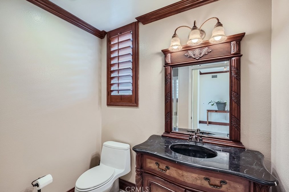 26827 Wyatt Ln, Santa Clarita CA  91381-1001 exterior