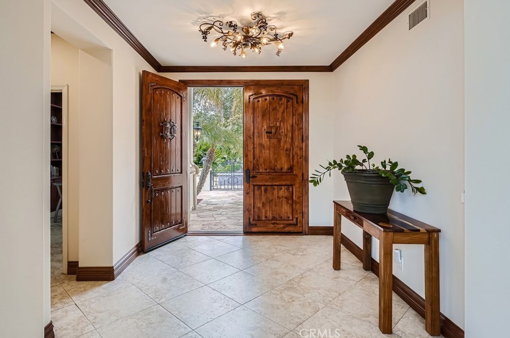 26827 Wyatt Ln, Santa Clarita CA  91381-1001 exterior