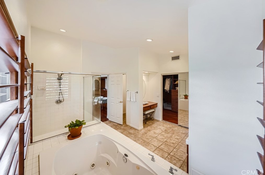 26827 Wyatt Ln, Santa Clarita CA  91381-1001 exterior