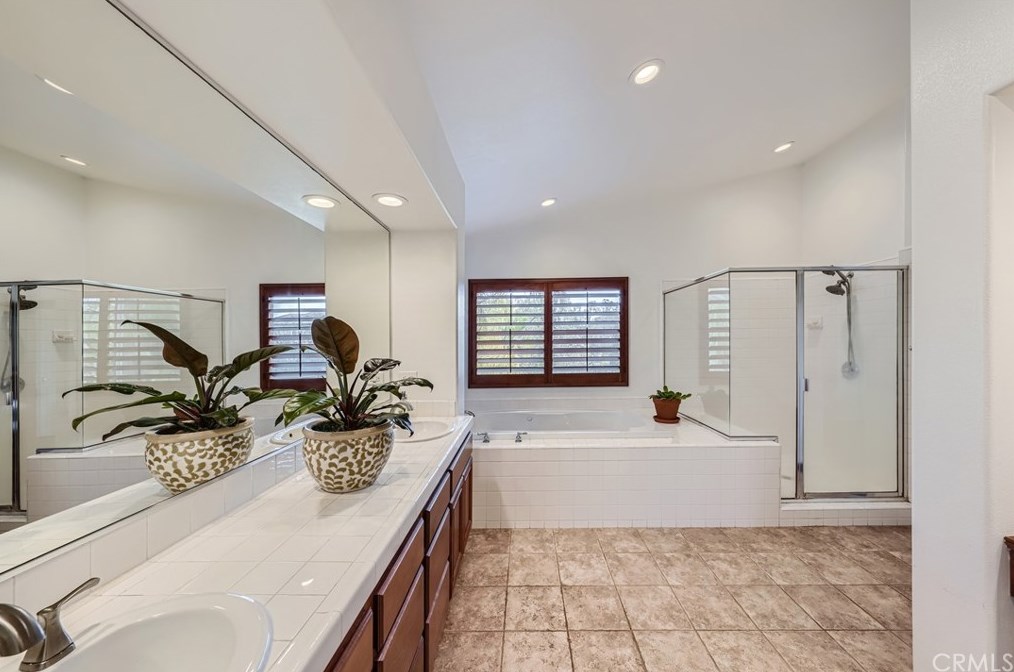 26827 Wyatt Ln, Santa Clarita CA  91381-1001 exterior