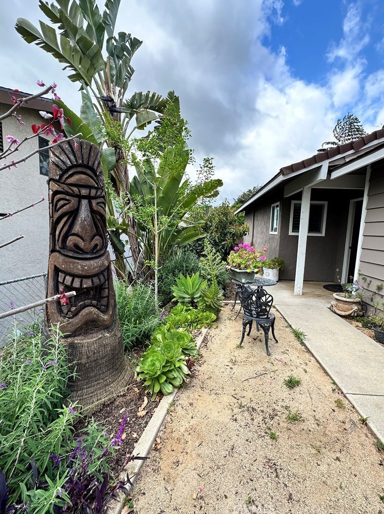 914 Main Ave, Fallbrook CA  92028-1519 exterior