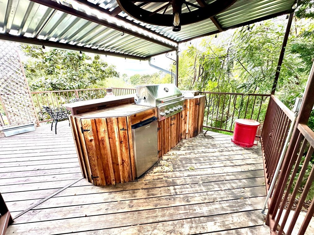 914 Main Ave, Fallbrook CA  92028-1519 exterior