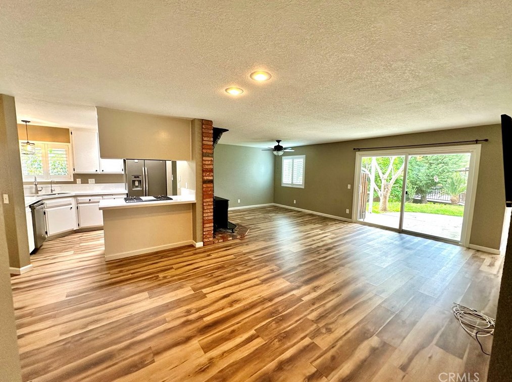 914 Main Ave, Fallbrook CA  92028-1519 exterior