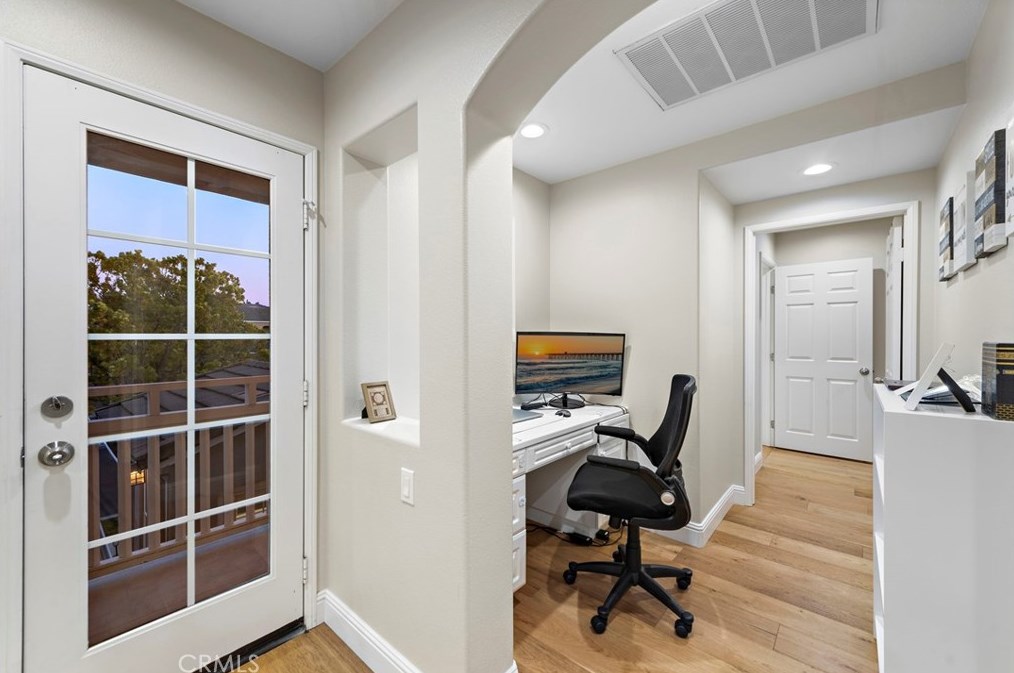 29 Preston, Irvine CA  92618-4047 exterior