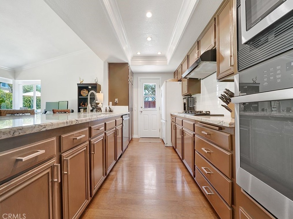 10 Revere, Irvine CA  92620-2544 exterior