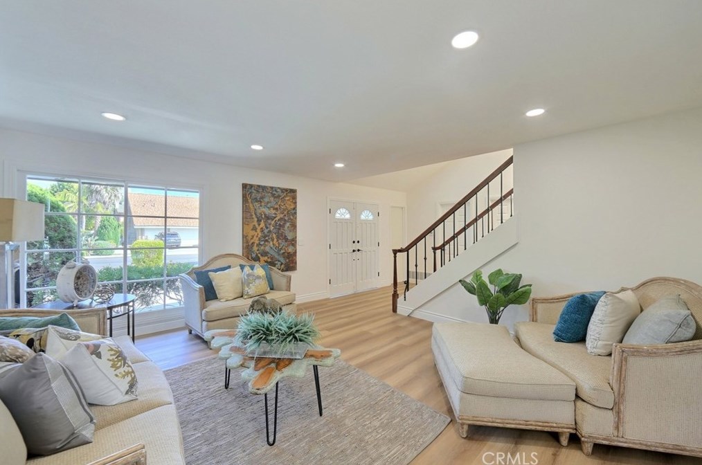 14661 Alder Ln, Tustin CA  92780-6738 exterior