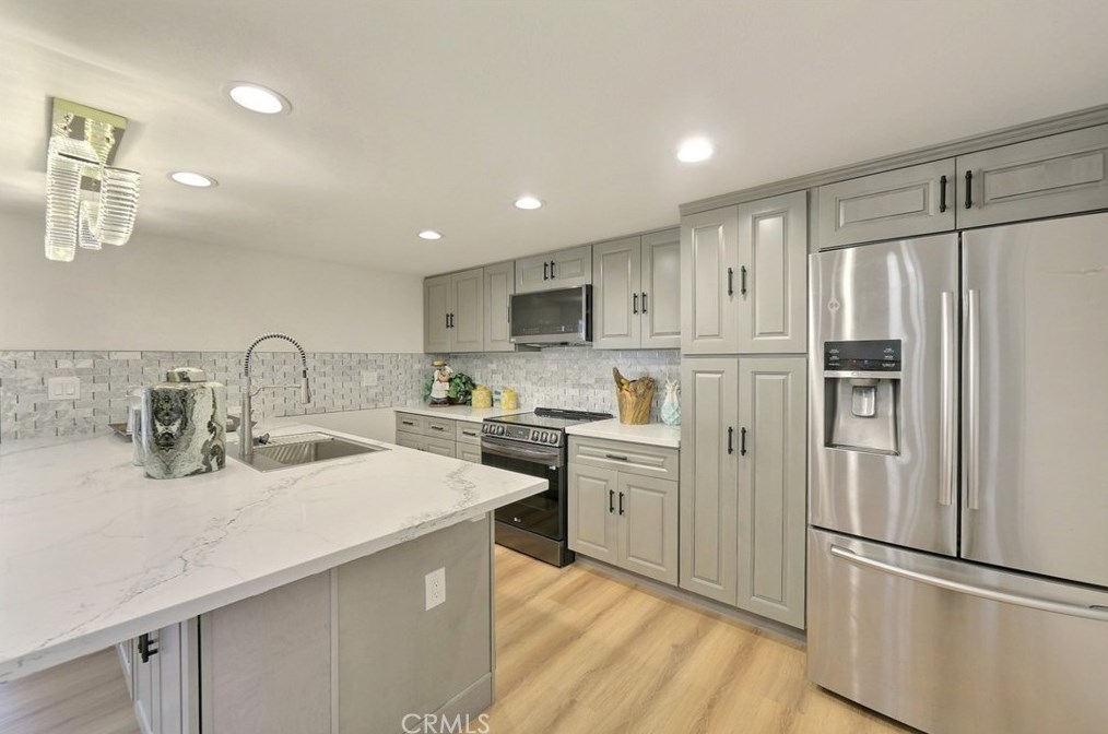 14661 Alder Ln, Tustin CA  92780-6738 exterior