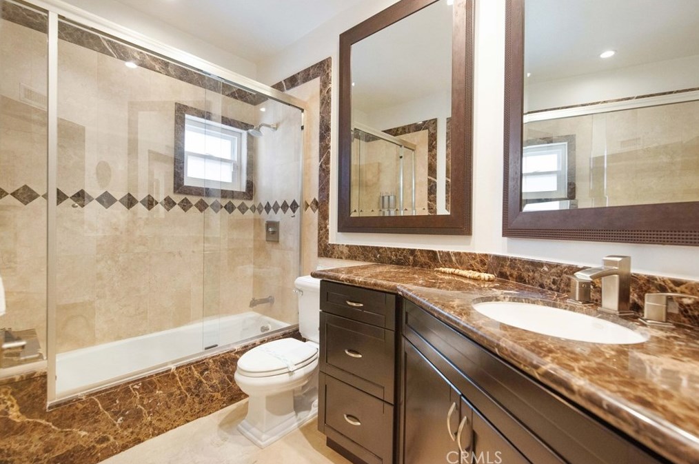 825 Smt Dr, Laguna Beach CA  92651-3421 exterior