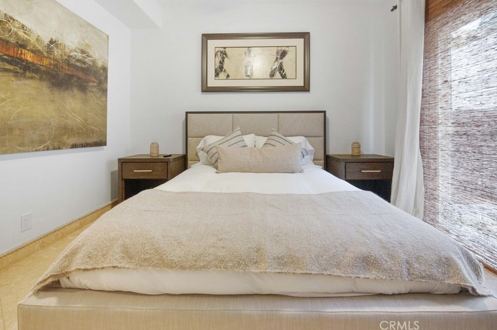825 Smt Dr, Laguna Beach CA  92651-3421 exterior
