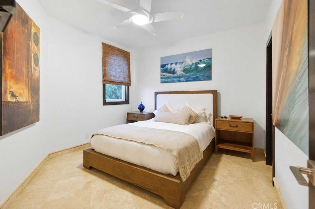 825 Smt Dr, Laguna Beach CA  92651-3421 exterior