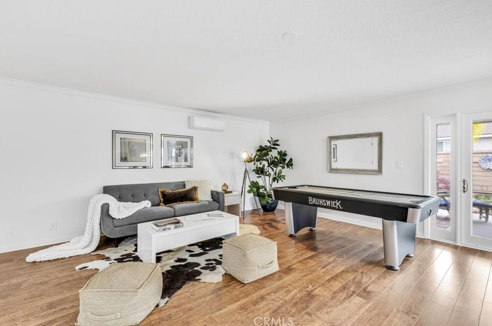 940 Amherst Cir, Anaheim CA  92807-5001 exterior