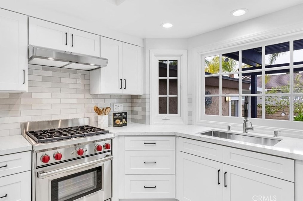 940 Amherst Cir, Anaheim CA  92807-5001 exterior