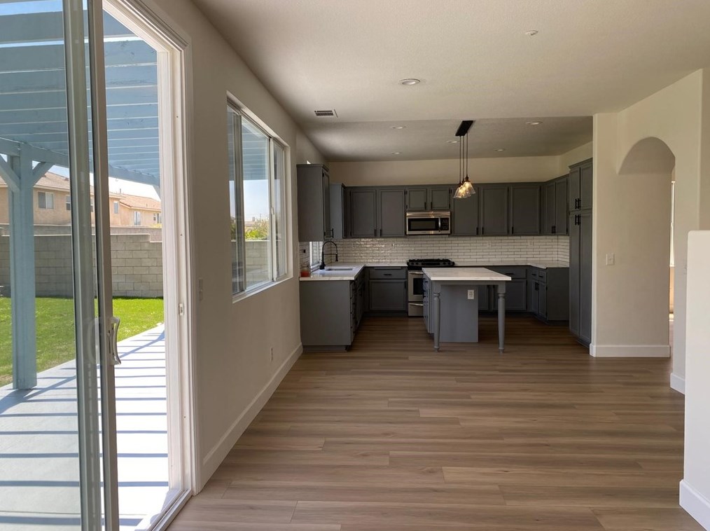 7149 Ironridge Ct, Fontana CA  92336-4416 exterior