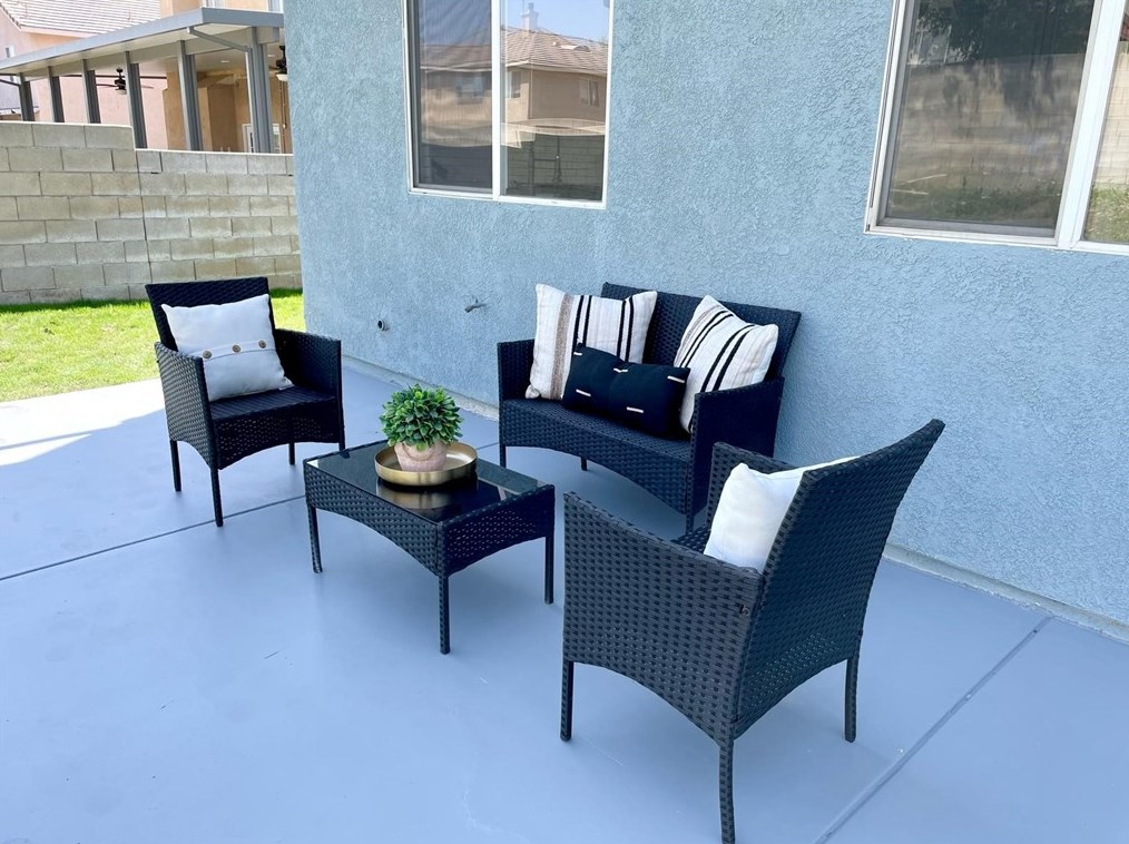 7149 Ironridge Ct, Fontana CA  92336-4416 exterior