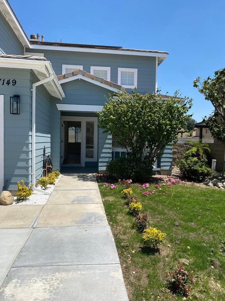 7149 Ironridge Ct, Fontana CA  92336-4416 exterior