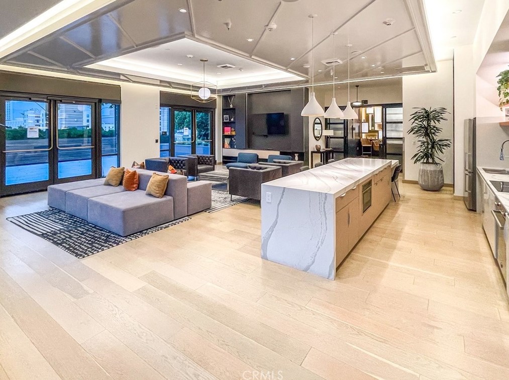 400 Broadway, Los Angeles CA  90013-1103 exterior