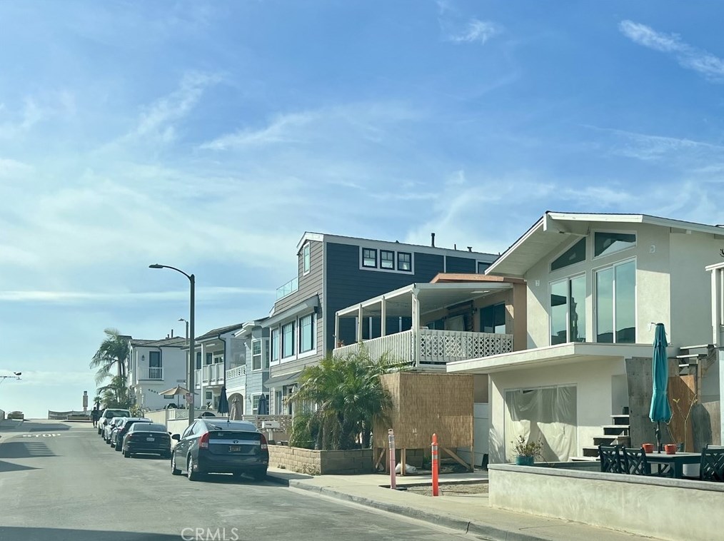 121 45th St, Newport Beach CA  92663-2512 exterior