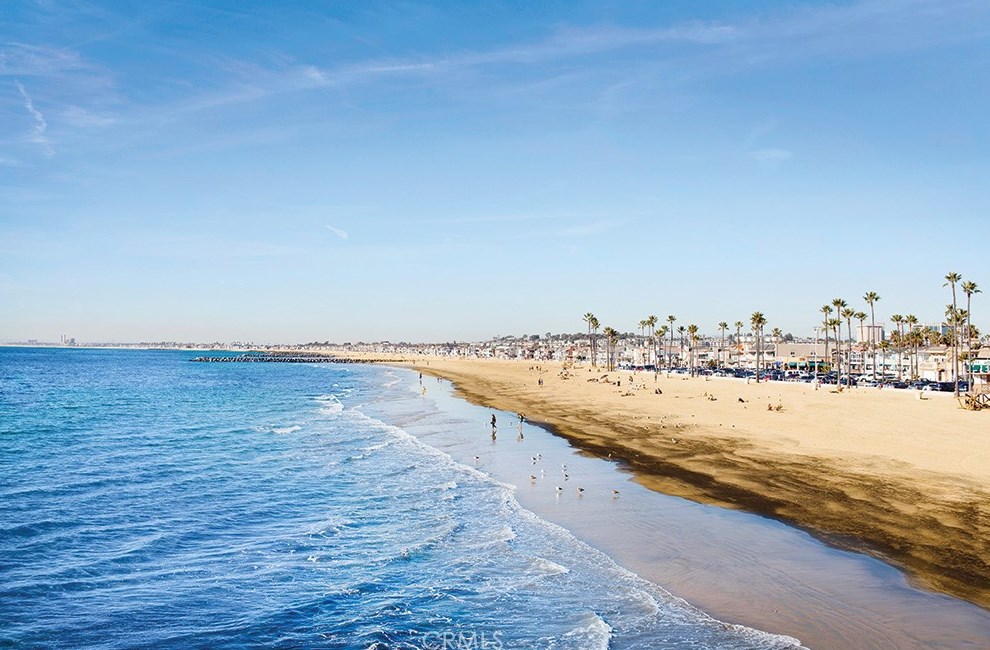 121 45th St, Newport Beach CA  92663-2550 exterior