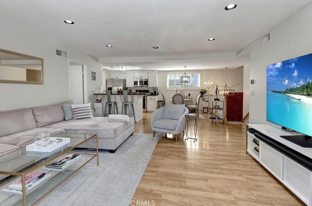 313 Alta Ln, Costa Mesa CA  92627-5431 exterior