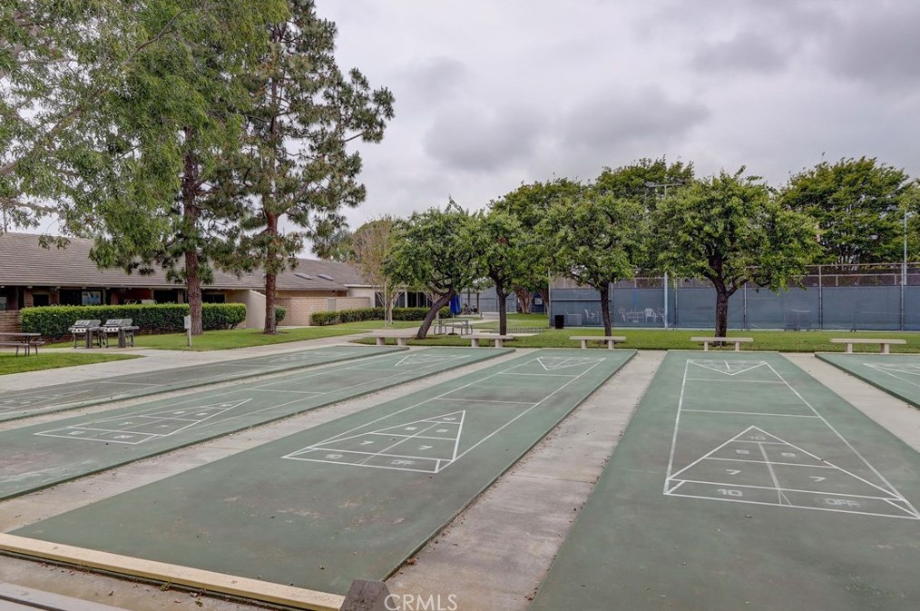 8877 Lauderdale Ct, Huntington Beach CA  92646-6280 exterior