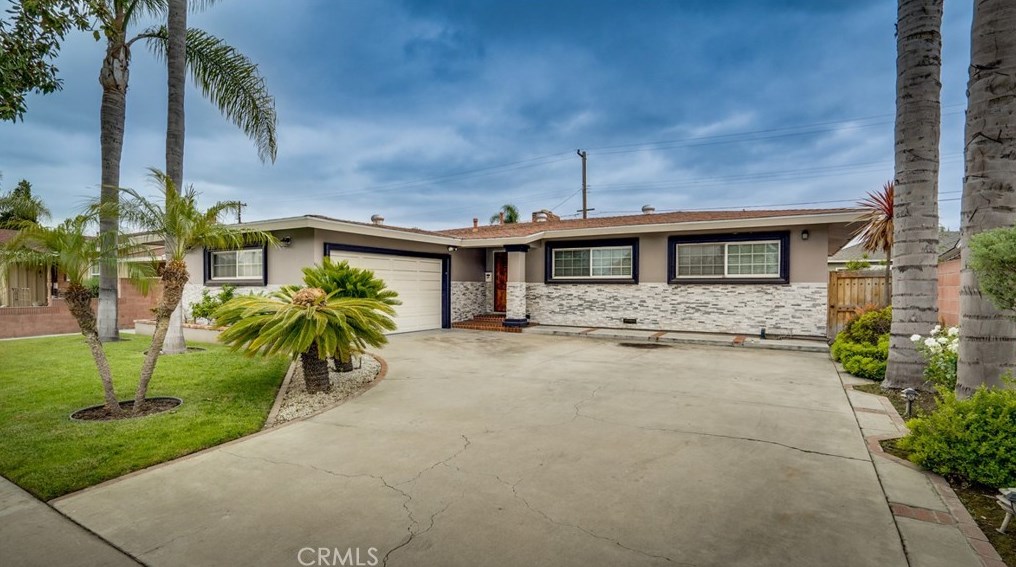 1206 Hvn Dr, Anaheim CA  exterior