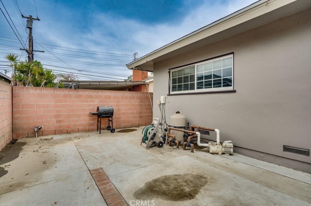 1206 Hvn Dr, Anaheim CA  exterior