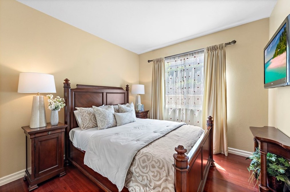 1078 Rexford Ln, Anaheim CA  92808-2341 exterior