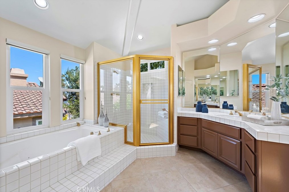 1078 Rexford Ln, Anaheim CA  92808-2341 exterior