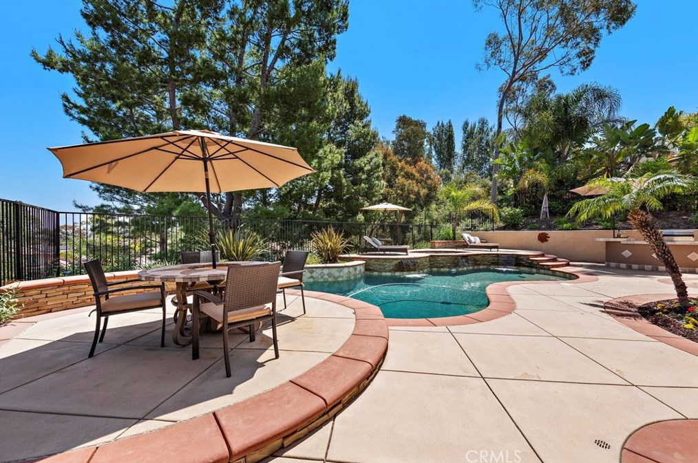 1078 Rexford Ln, Anaheim CA  92808-2341 exterior