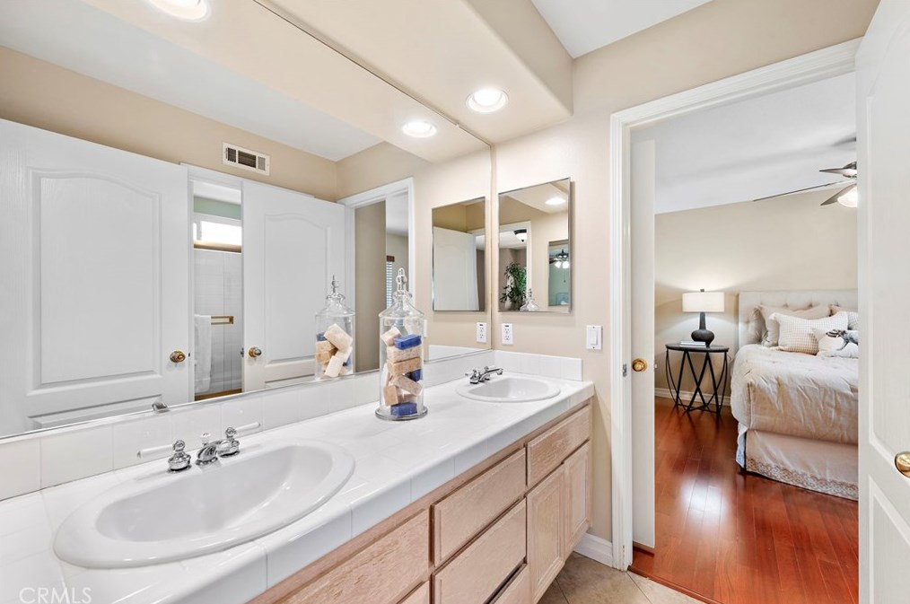 1078 Rexford Ln, Anaheim CA  92808-2341 exterior