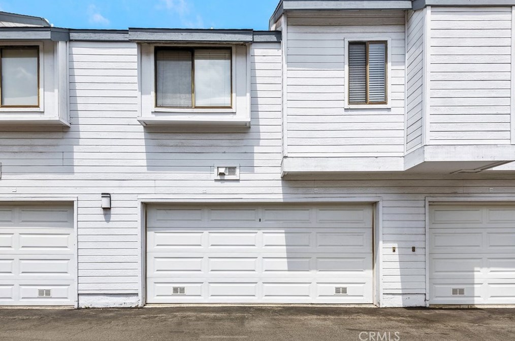 33 Greenmoor, Irvine CA  92614-7545 exterior