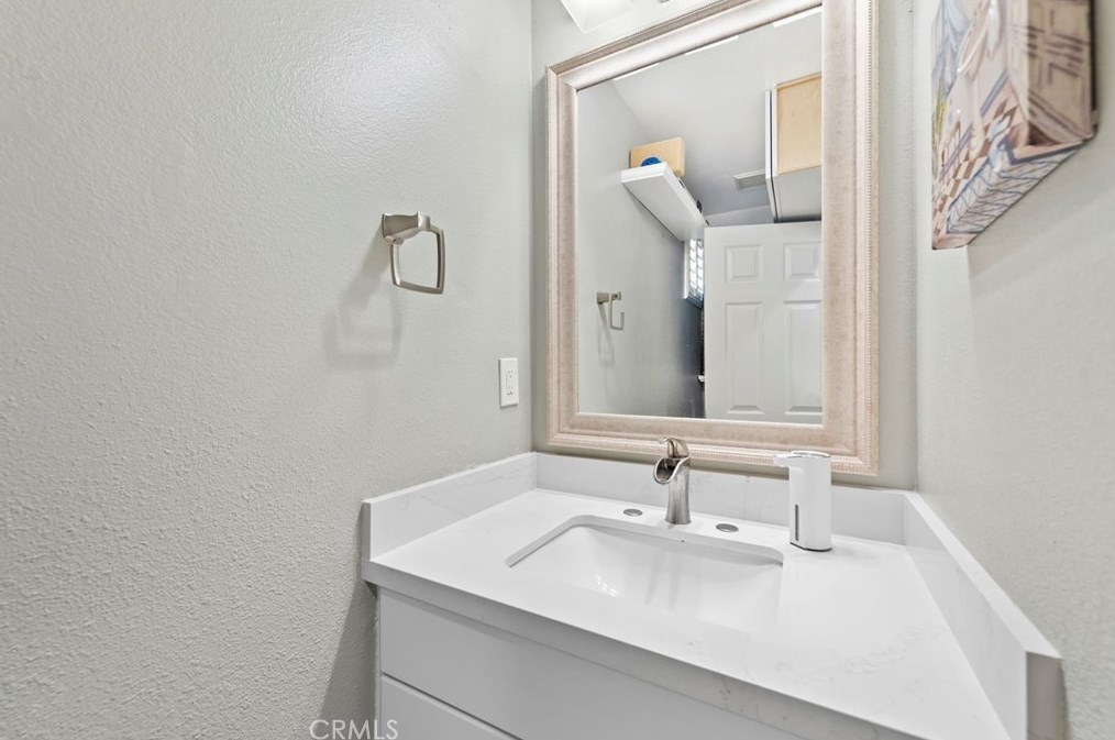 33 Greenmoor, Irvine CA  92614-7545 exterior