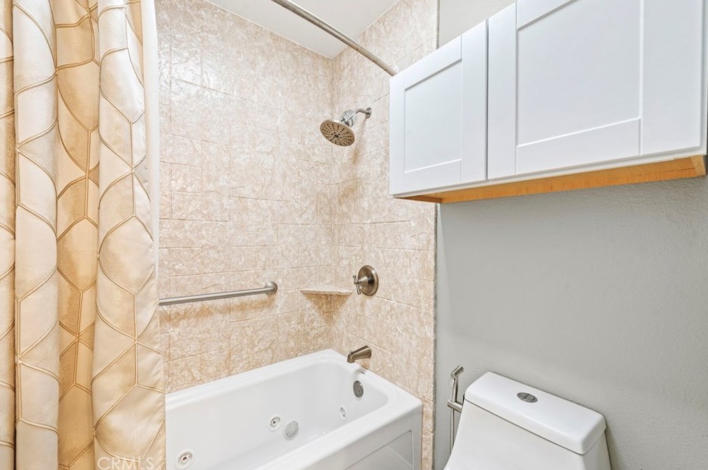 33 Greenmoor, Irvine CA  92614-7545 exterior