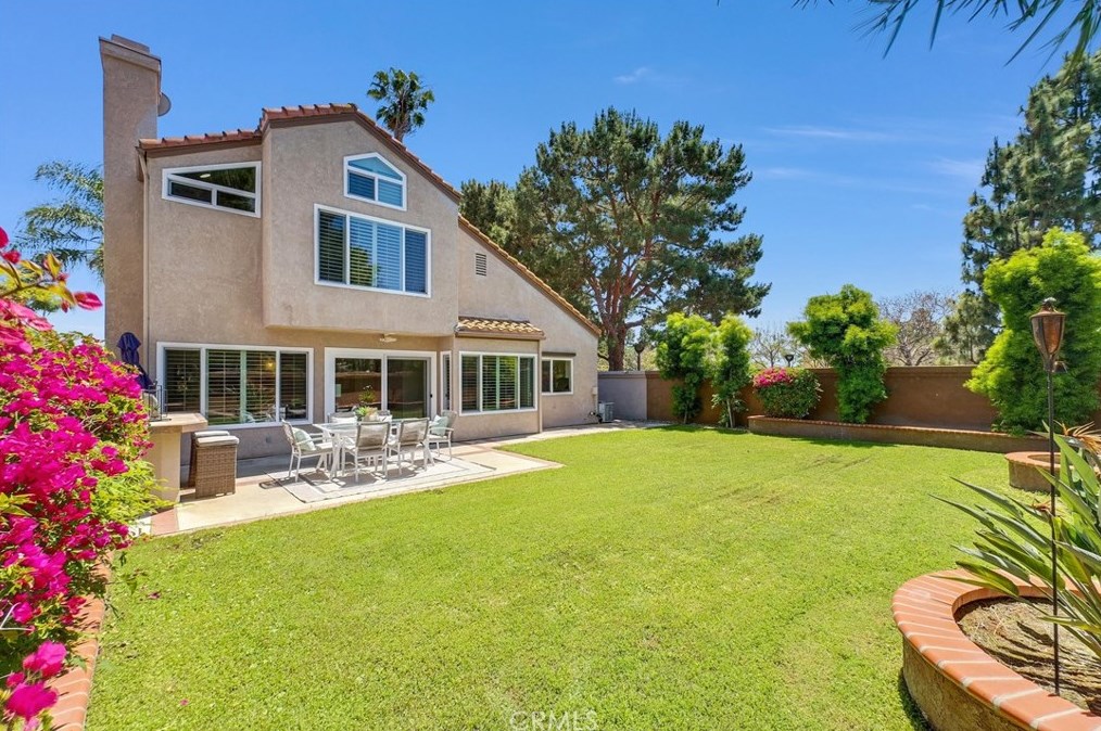 11 Salina, Irvine CA  92614-5388 exterior